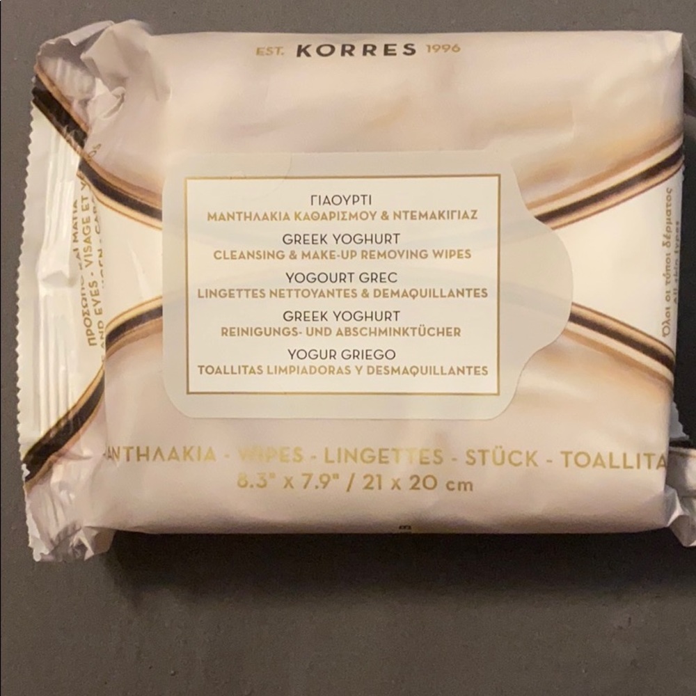 Cleansing wipes